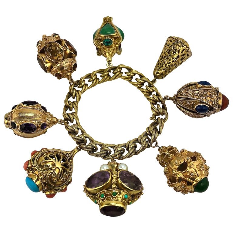 Wonderful Vintage Charm Bracelet