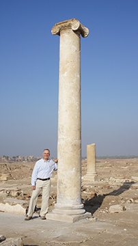James B. Heidel, archaeologist and president of the Antinoupolis Foundation at Antinoupolis, Egypt, 2016. Art Institute of Chicago website. 