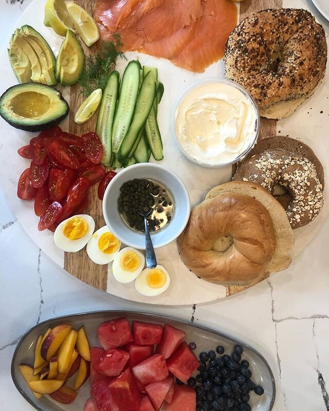 Sometimes it&rsquo;s all in the presentation. I love this a lox! What a way to start our wknd. Breakfast with my fam outside. There&rsquo;s no place like home.