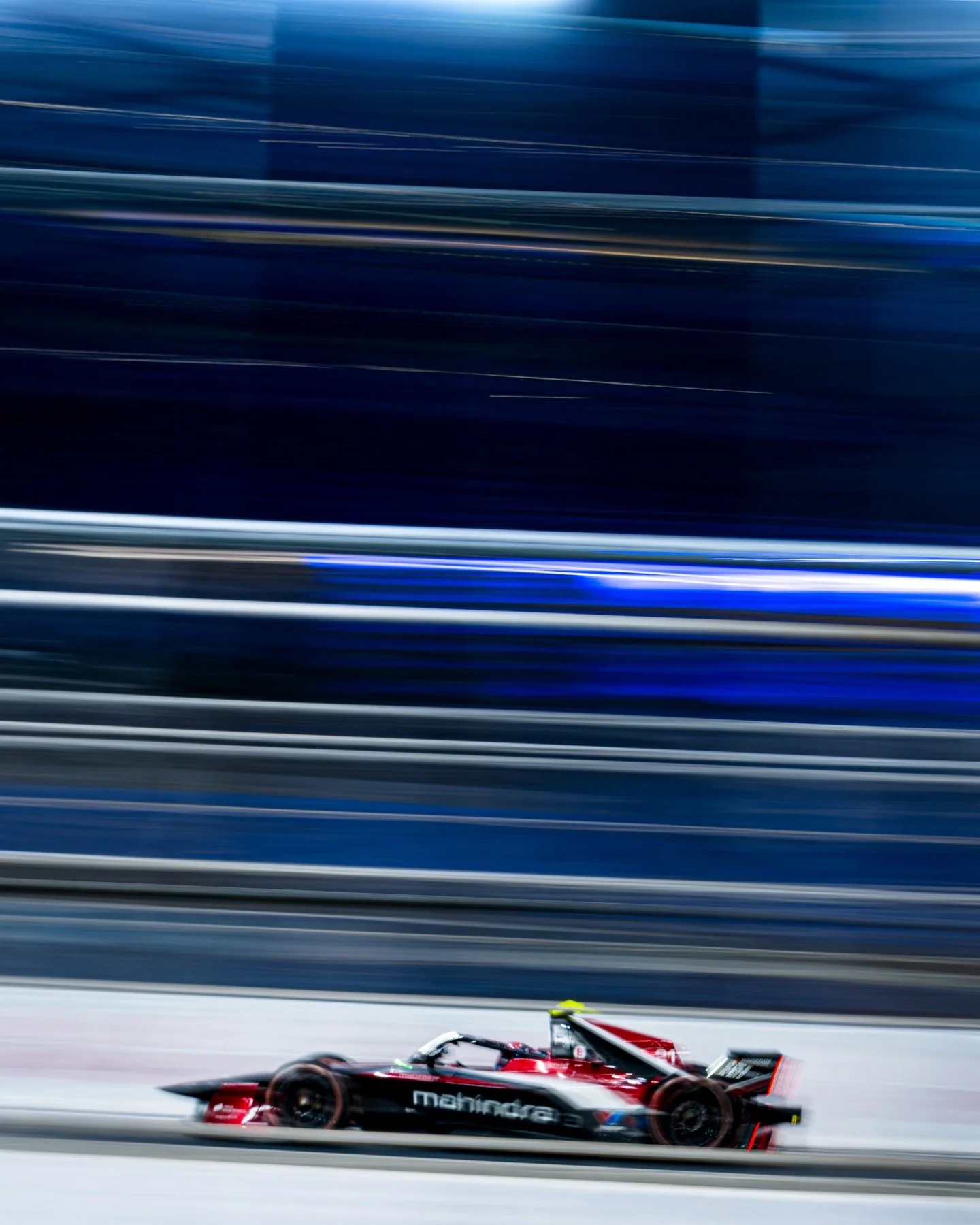 ✨ Racing under the lights never fails to disappoint✨

A little look back at some photos from the Jeddah ePrixs a few weeks back. Night races aren&rsquo;t without their challenges, but for photographers they can often present some of the best playgrou