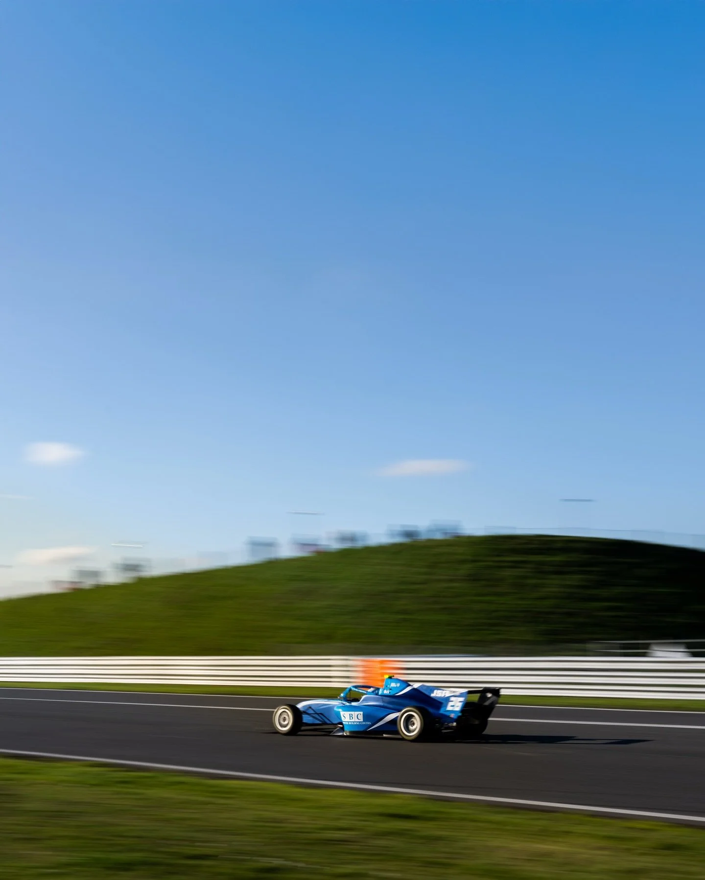 There&rsquo;s a first time for everything, and yesterday marked my first visit to @snettertonofficial! Quick day trip with @sportsyncworld to capture some content of the GB4 Championship test. 

Quite a fun track to shoot in the changeable light of y