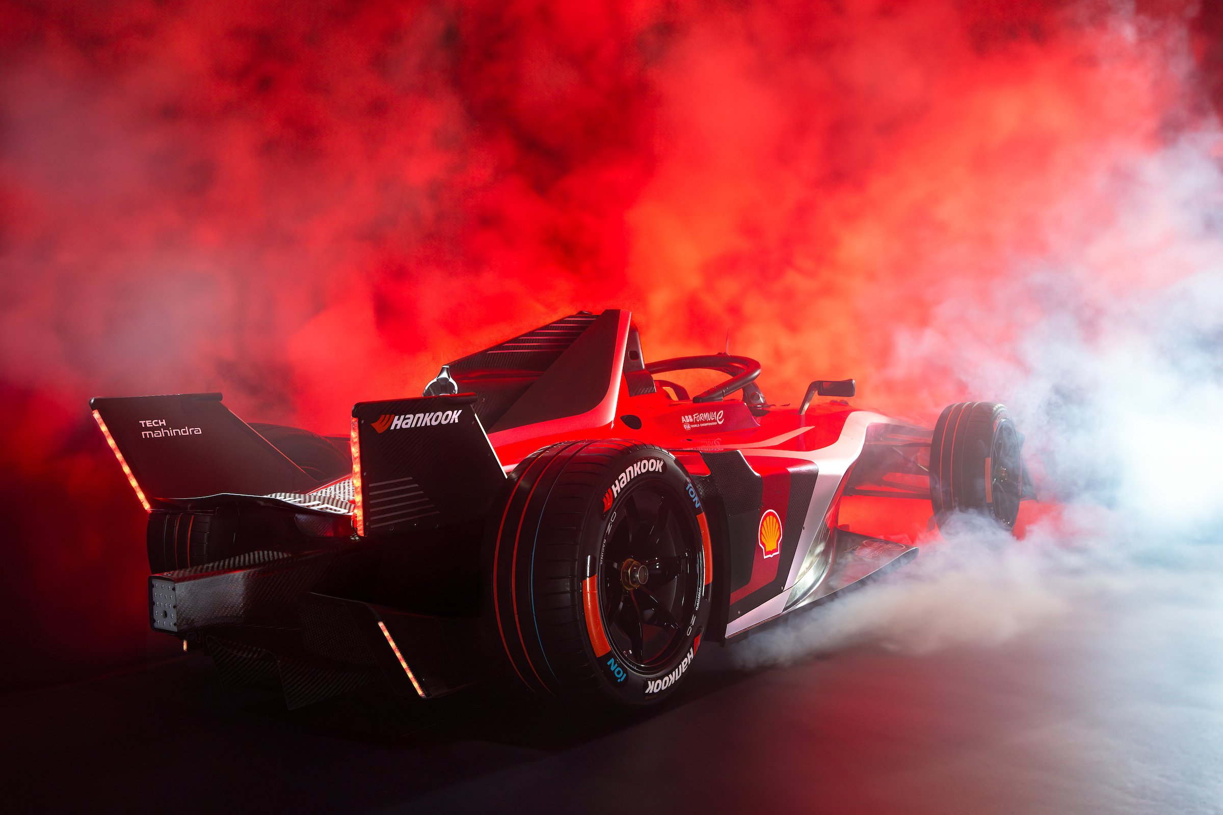 LJ-MahindraRacing-Season11-Livry Launch---.jpg