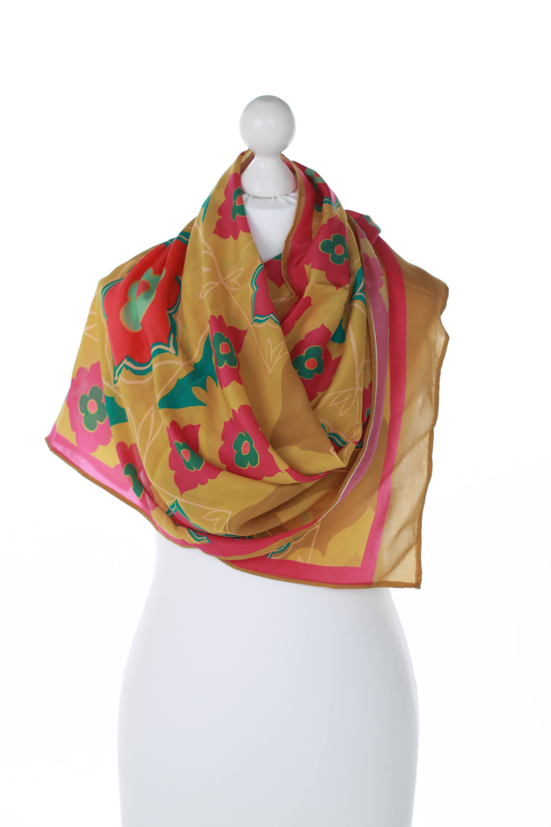 IMG_1955Mosaic-Lentil-Yellow-mannequin.jpg