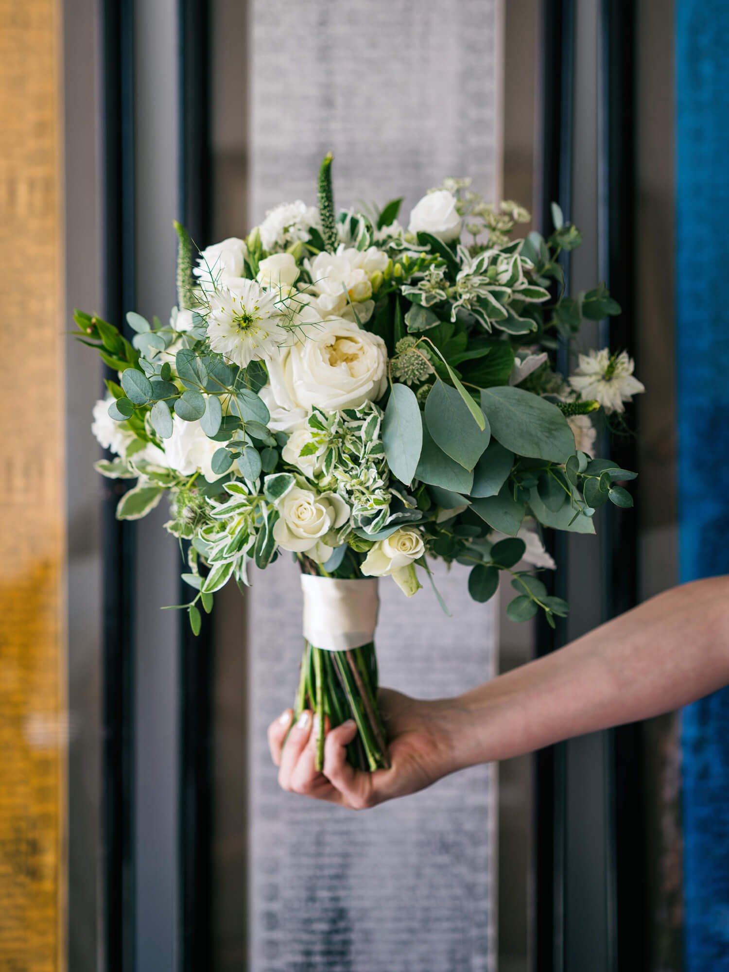 Medium posy of white flowers