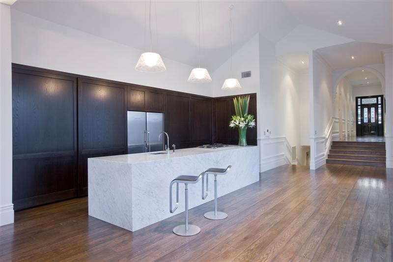 Marble: Bianco Carrara