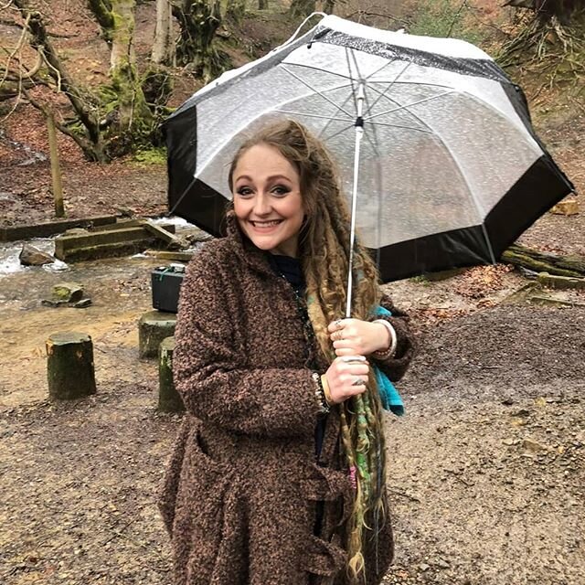 #flashbackfriday To my incredible shoot with @jennygiles_photography @jennygiles_fantasyart @jennygiles_magicalshop 🥰🥰🥰 We may have got rained on, hailed upon and snowed on too, but we laughed so much and just had the best day, barefoot in the woo