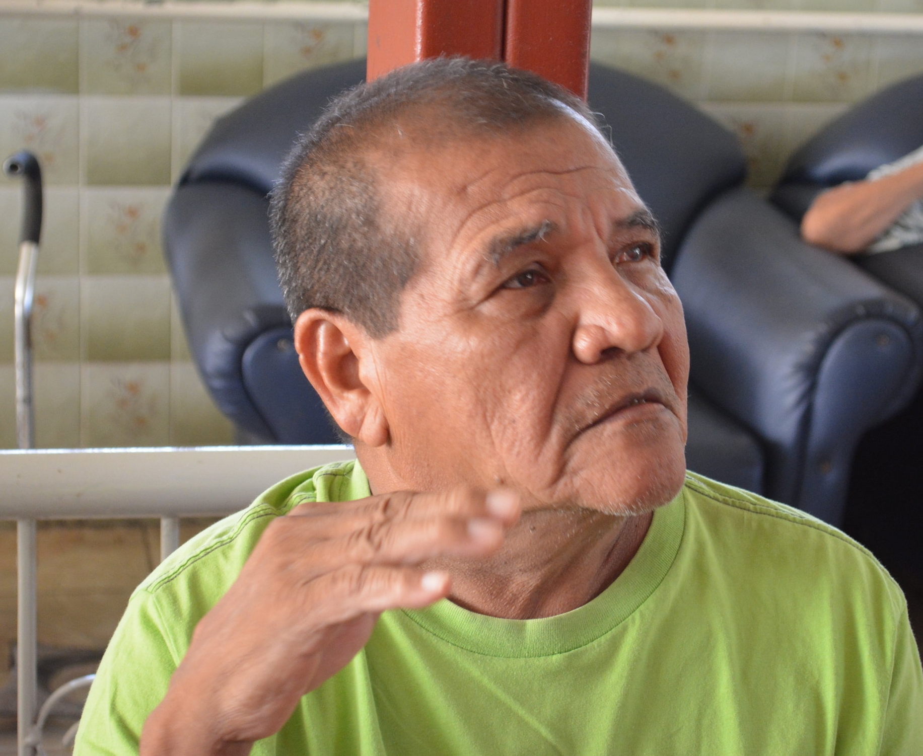 José Acevedo says the times before the Revolution were simpler: "With a week of work, I could buy my shoes, my clothes, but now it's impossible," he says.