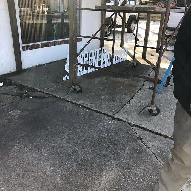 Wahooo! Final phase of our sign going up as we speak! We love our customers! Keep the beeps up as you pass by ✌🏻 #newwaverunsthisshore #gobigorgohome #finallyhaveasign #bringiton