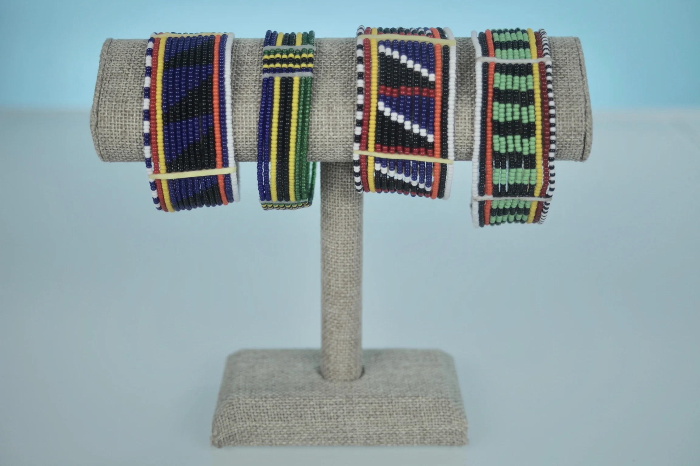 beaded bracelet - metal clasp 1.jpg