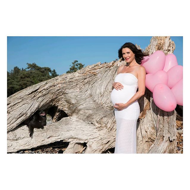 9 months preparing to fall in love for a lifetime 💗👶 with @orsilevai .
.
.
#pregnancyphotoshoot #pregnantbelly #9monthspreparingtofallinloveforalifetime