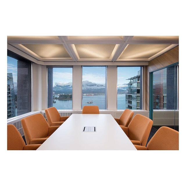 Conference room with amazing view of Vancouver Harbour.
.
.
designed by @wemakinteriors
.
.
#interiordesign #designlovers #designdetails #bchome #officedesign #officedecor #propertystyling #staging #homestyle
