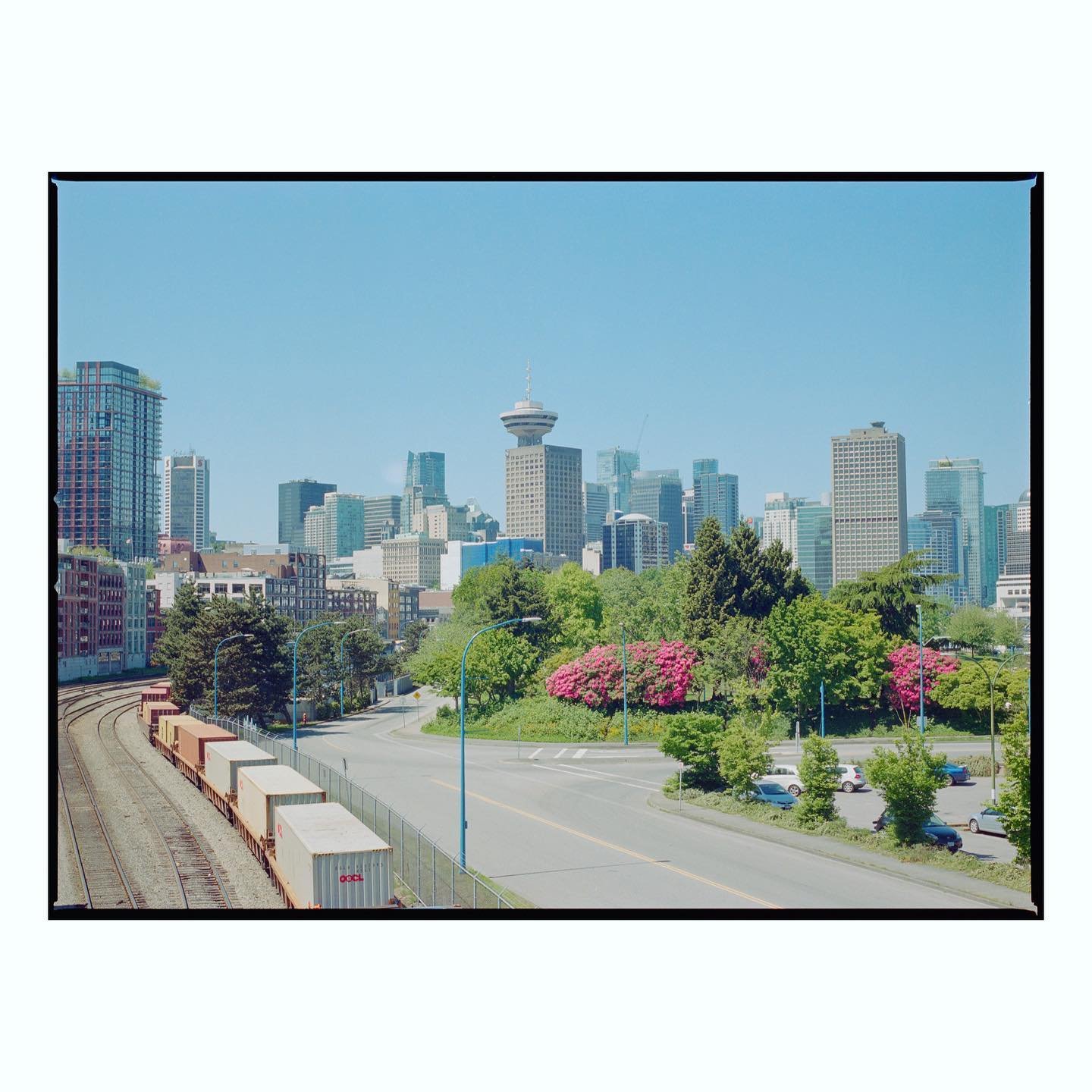 #vancouver #vancouverphotographer #beautifulbritishcolumbia🇨🇦🍁 #britishcolumbia #canada #vancouverisawesome #filmphotography #mediumformatfilm #hasselblad500cm
