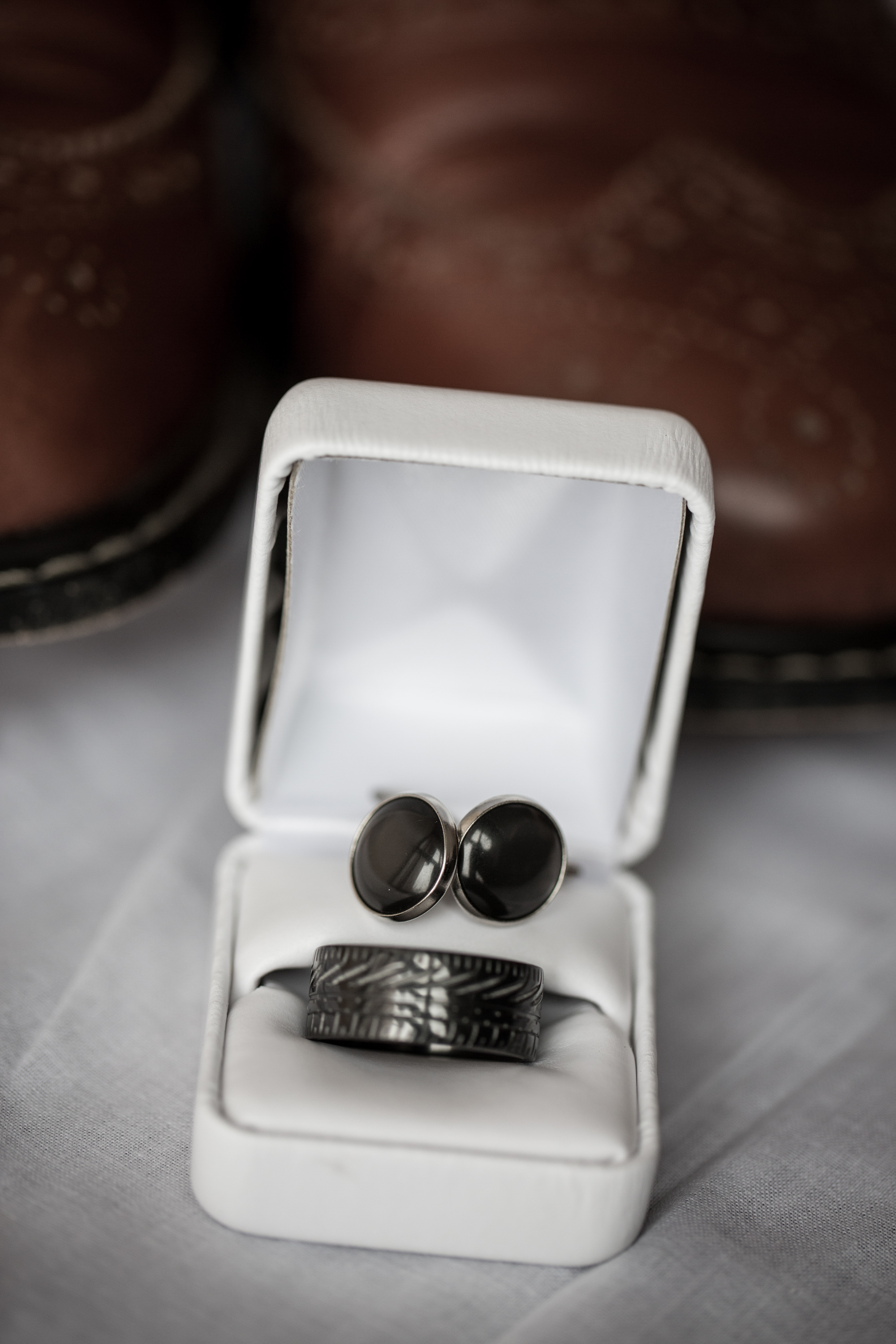  groom-details-ring-and-shoes 