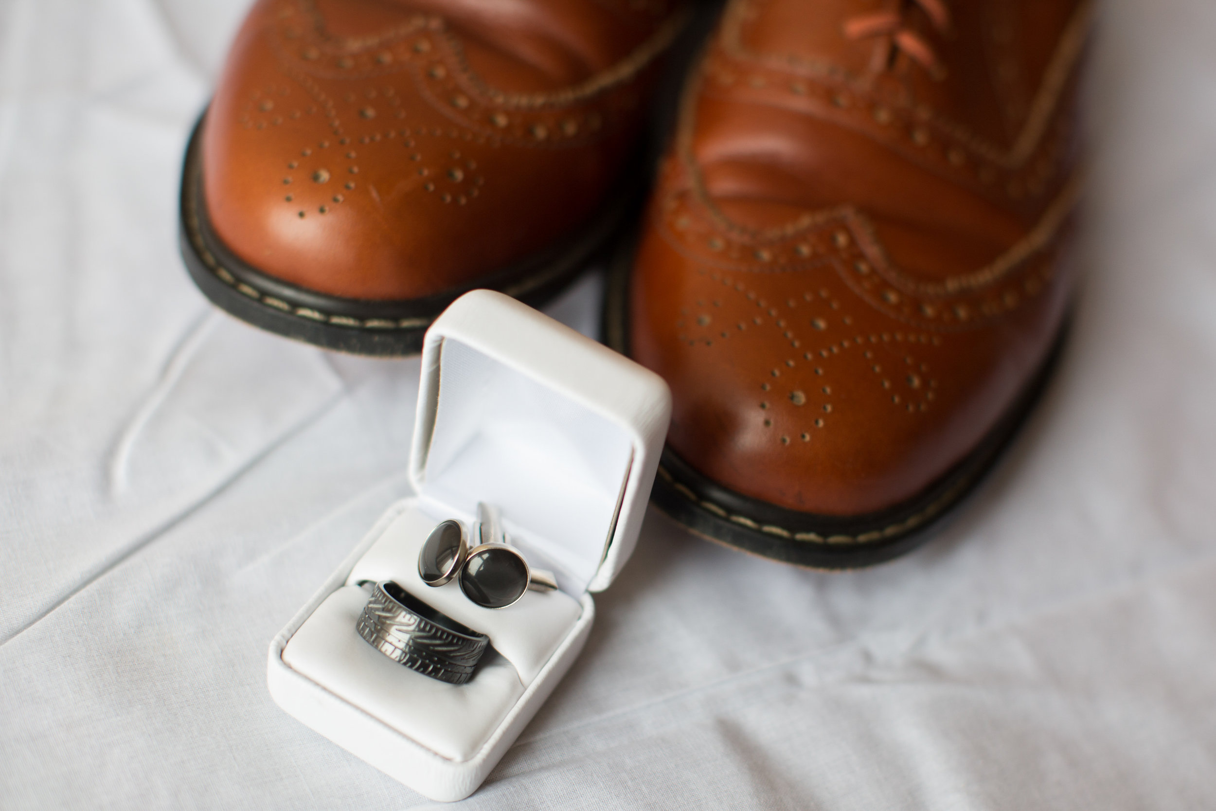 groom-details-ring-and-shoes 