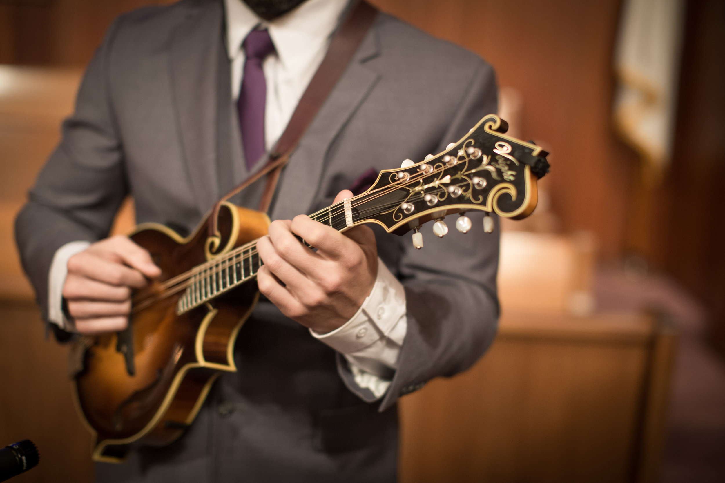  guitar-player-for-ceremony 