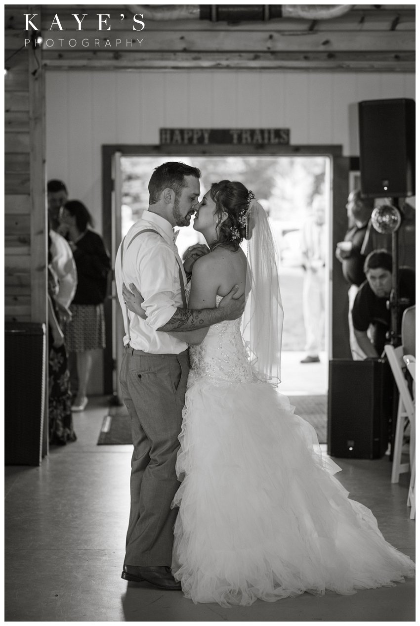 Kayes Photography- howell-michigan-wedding-photographer_0844.jpg