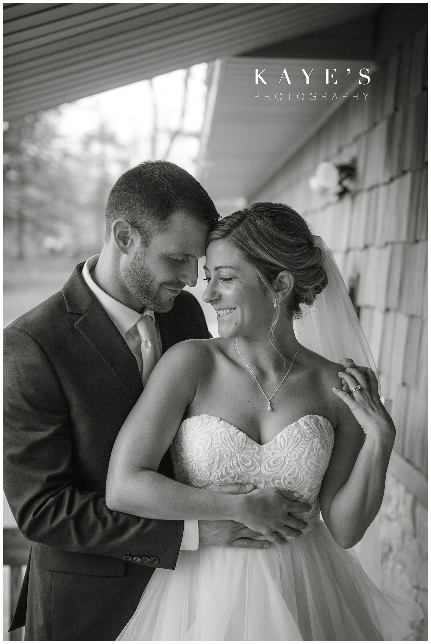 Backyard-intimate-grand-blanc-wedding-Michigan-photographer_0009.jpg