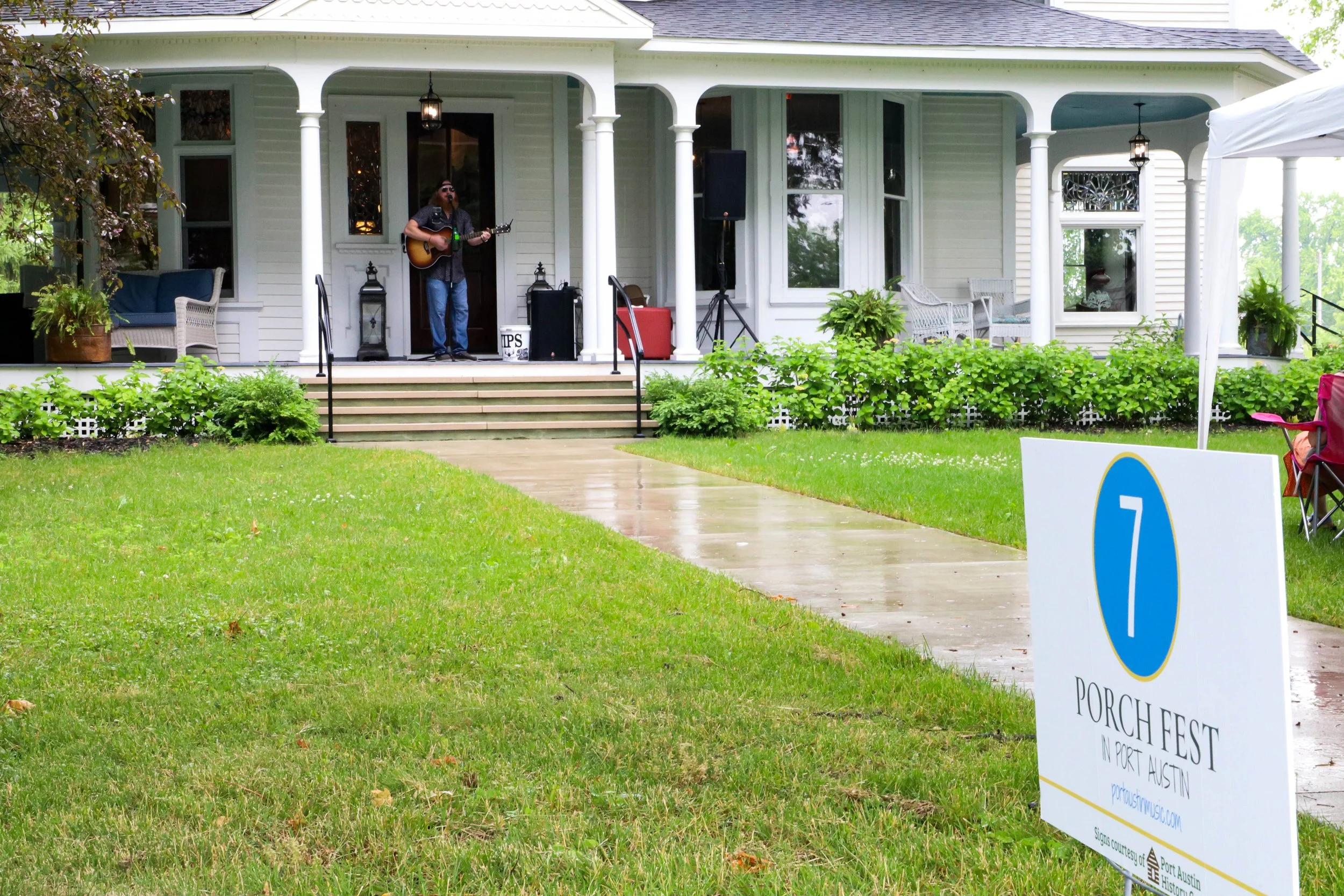Ryan Scott with Sign - Porch Fest IX_basic.jpg
