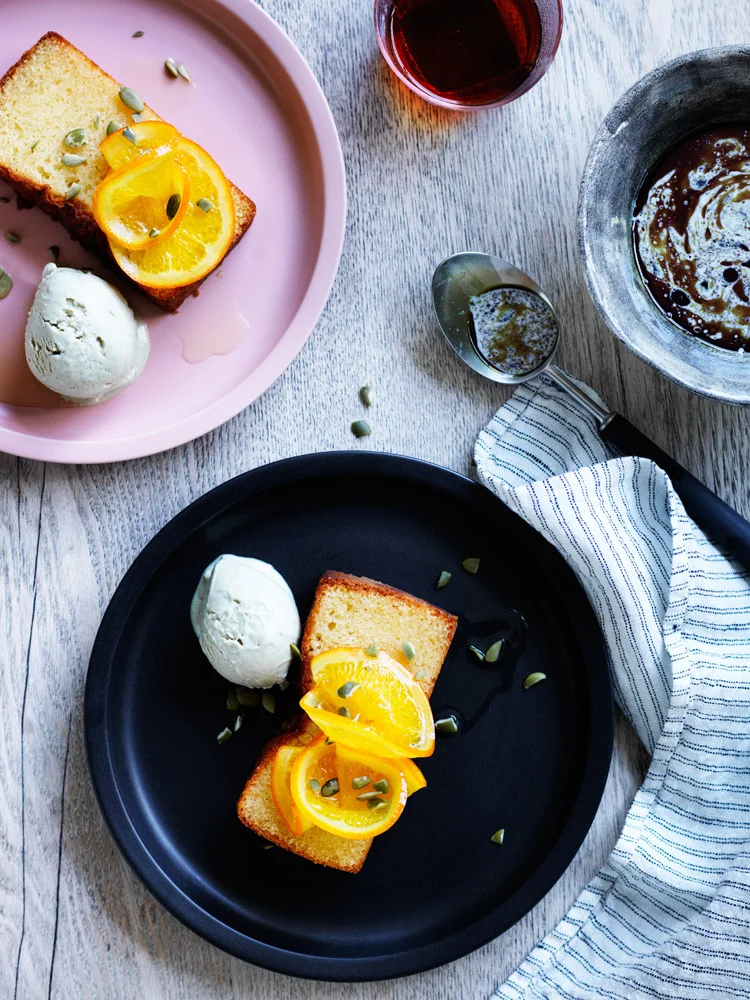 Pumpkin seed ice cream on olive oil cake01.jpg