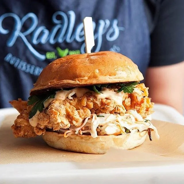 Dinner plans? Tempting Buttermilk chicken burger from a recent shoot @amandamclauchlan photographer and I teamed up to create  with @feltbrandstories for @radleysaustralia @chatswoodchasesydney #feltbrandstories #chatswoodchase #socialmediacontent #b