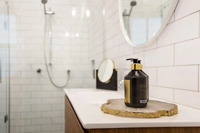 ✏️... Bathroom details... simple luxury in a current X1 staging installation...