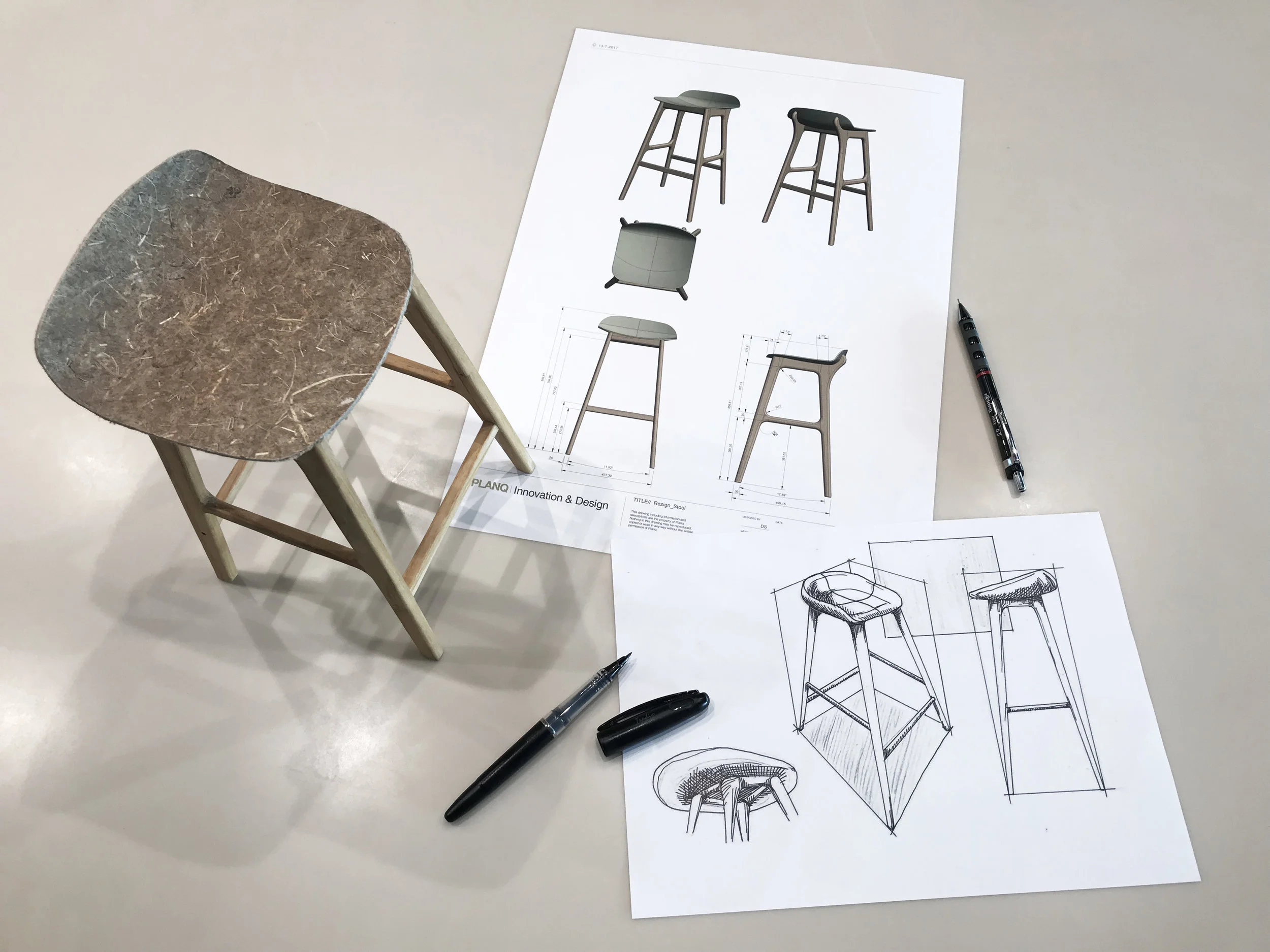 Unusual_Barstool_Sketching_02.jpg