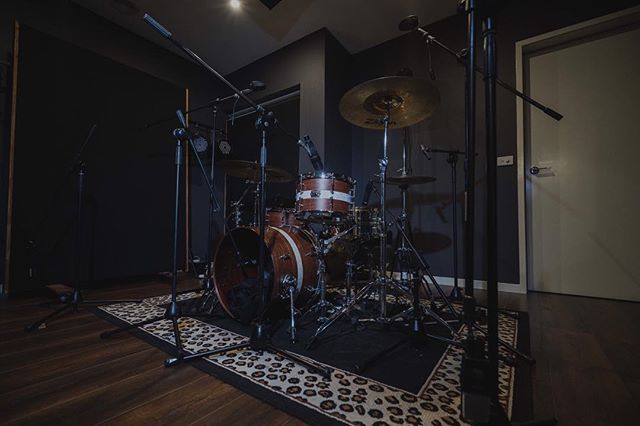 &bull; DRUM TRACKING &bull; Getting setup to record my friends @airlieband on this solid piece of timber by @metrodrums .
.
I&rsquo;m taking bookings for limited days in May | June and offering 20% OFF ALL packages if you book before March 1st.
.
.
I