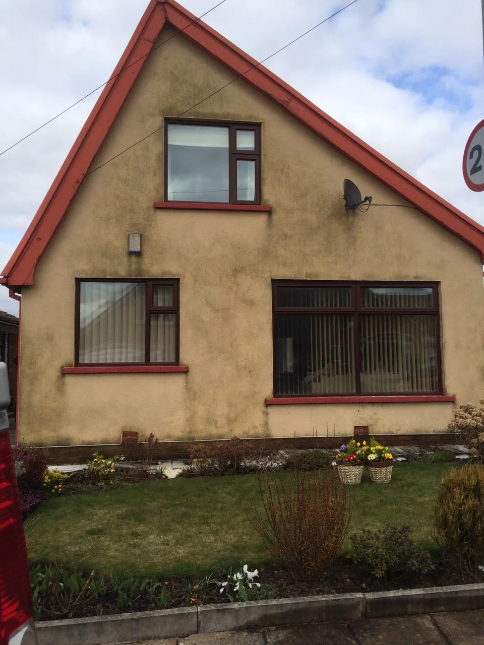 Green algae removal from external render using Soft Wash