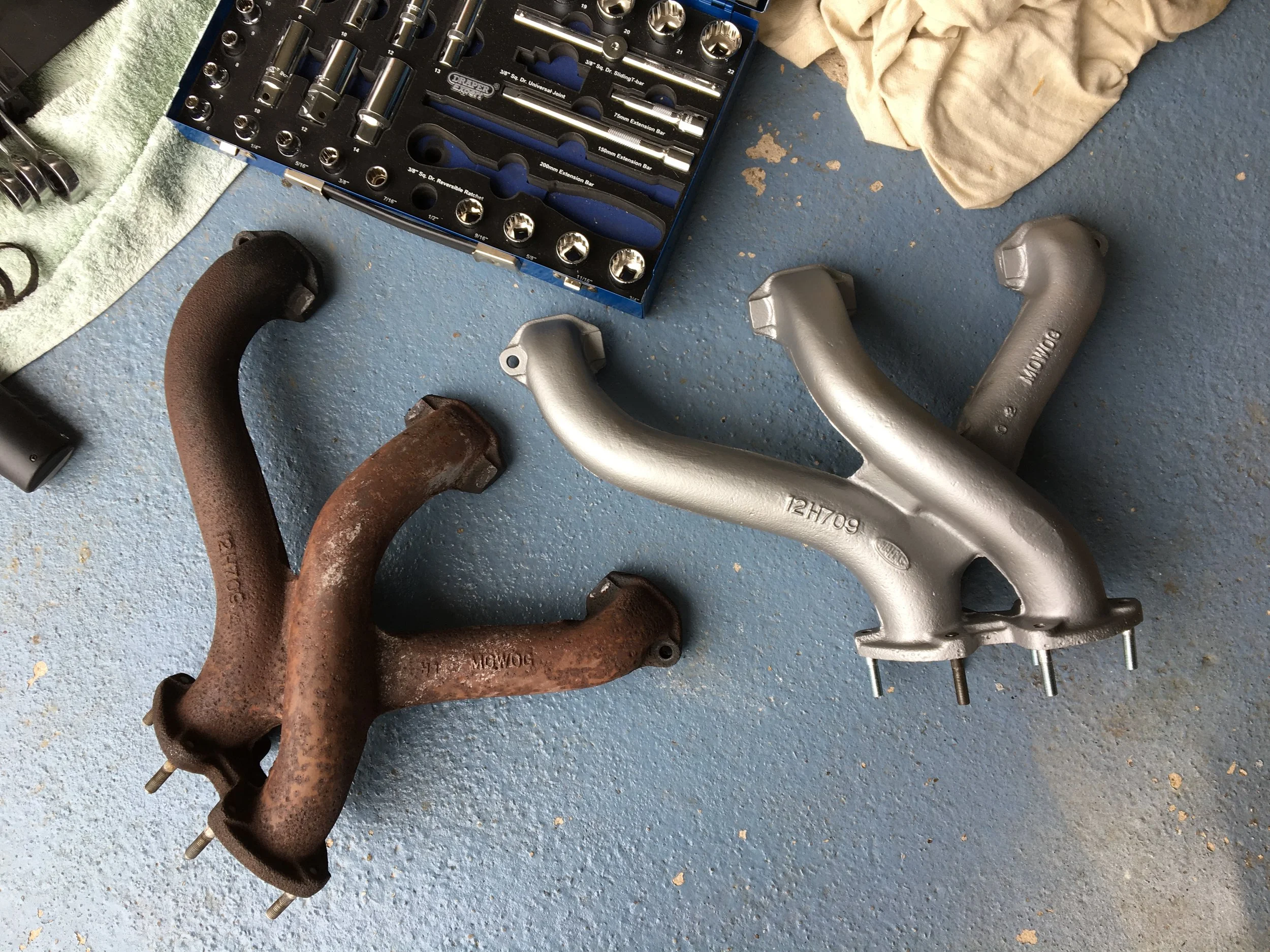 Ceramic Coated Manifold 1963 MGB Features of an early MGB