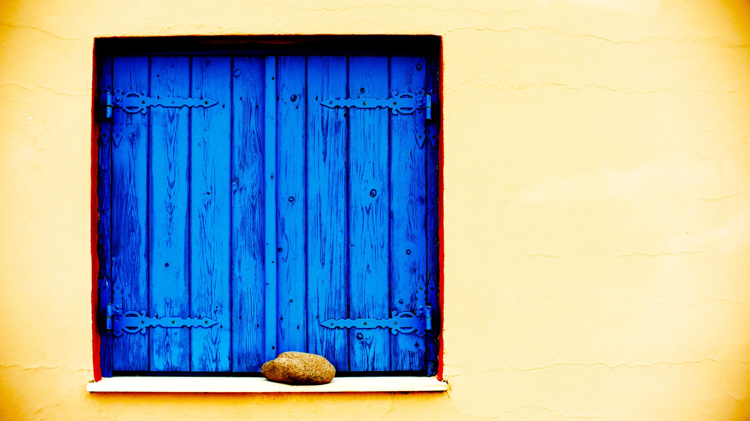 bluewindowrock.jpg