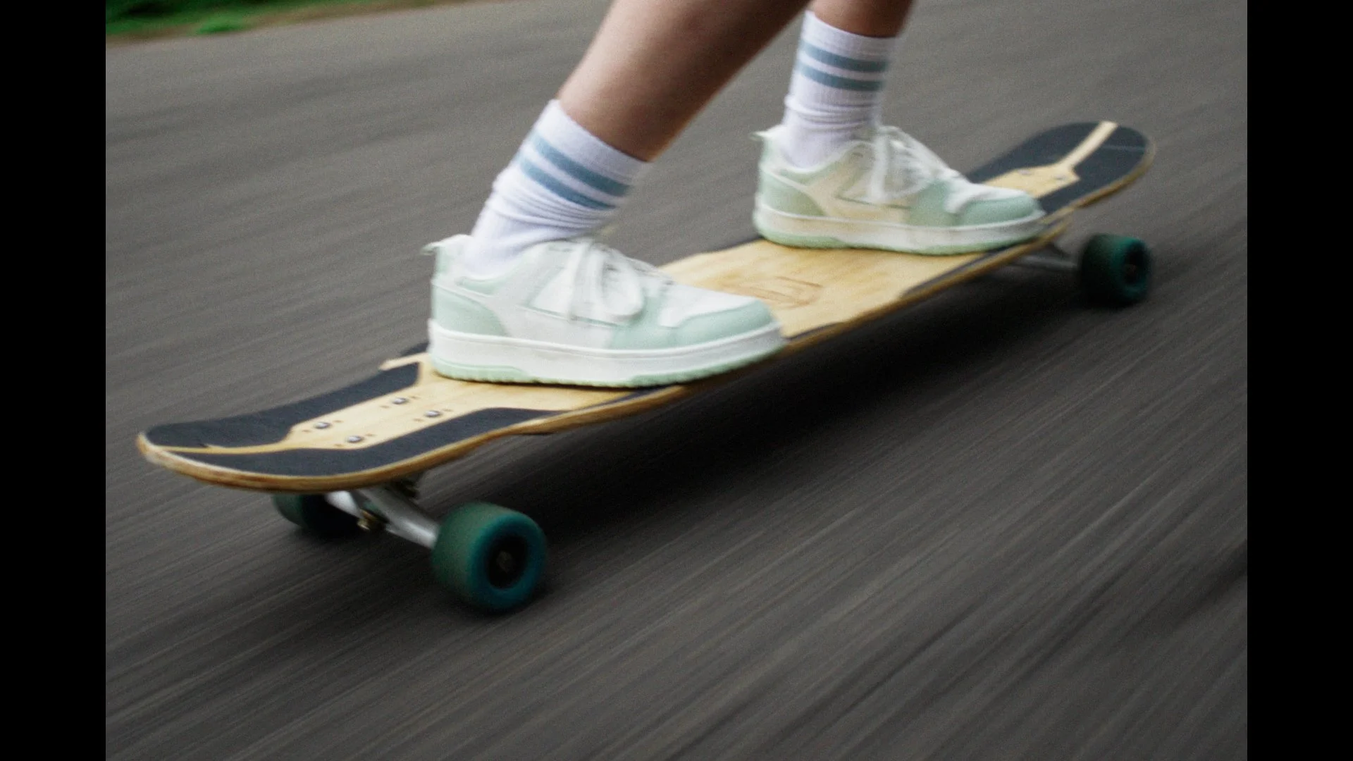 JOINT DC.00_01_07_23.Still044.jpg