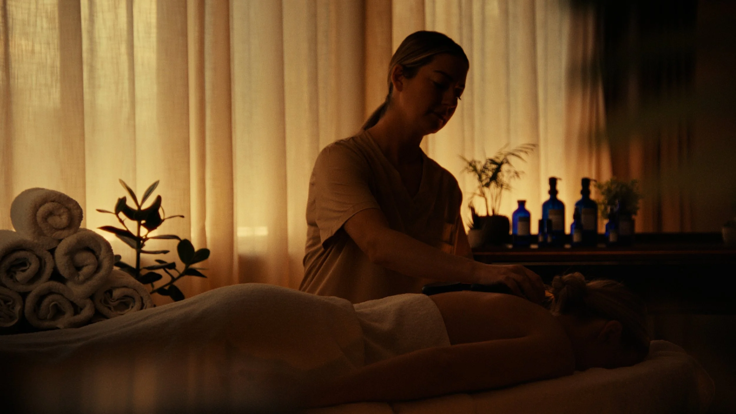 HOTEL v7f - RICH Final.00_00_16_19.Still008.jpg