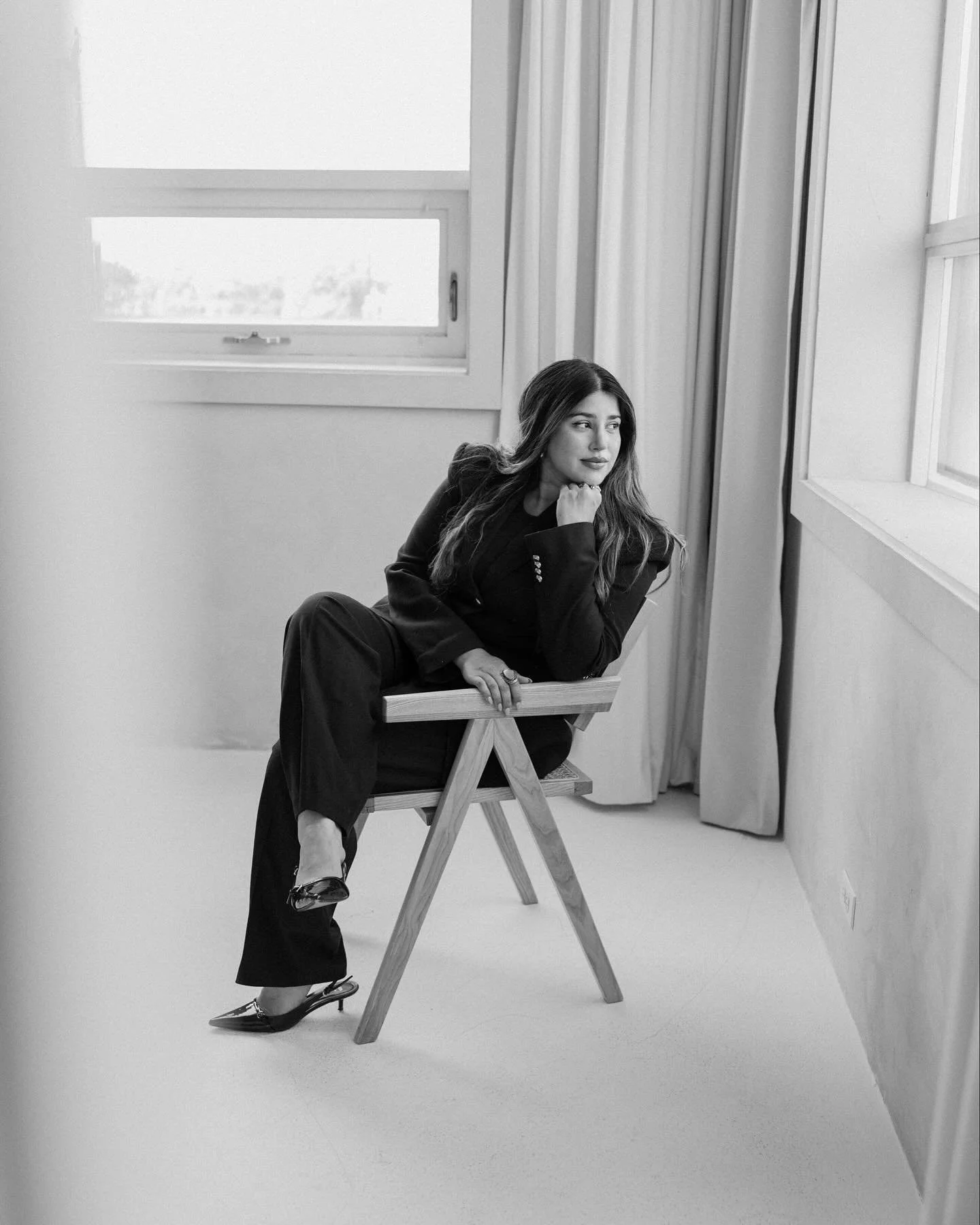 Softness is powerful, it’s consuming. It pulls you in and dictates a sense of stillness that presence requires. 
For Mariam’s branding session, my goal was to capture her therapeutic presence in a way that felt genuine and true to her wo