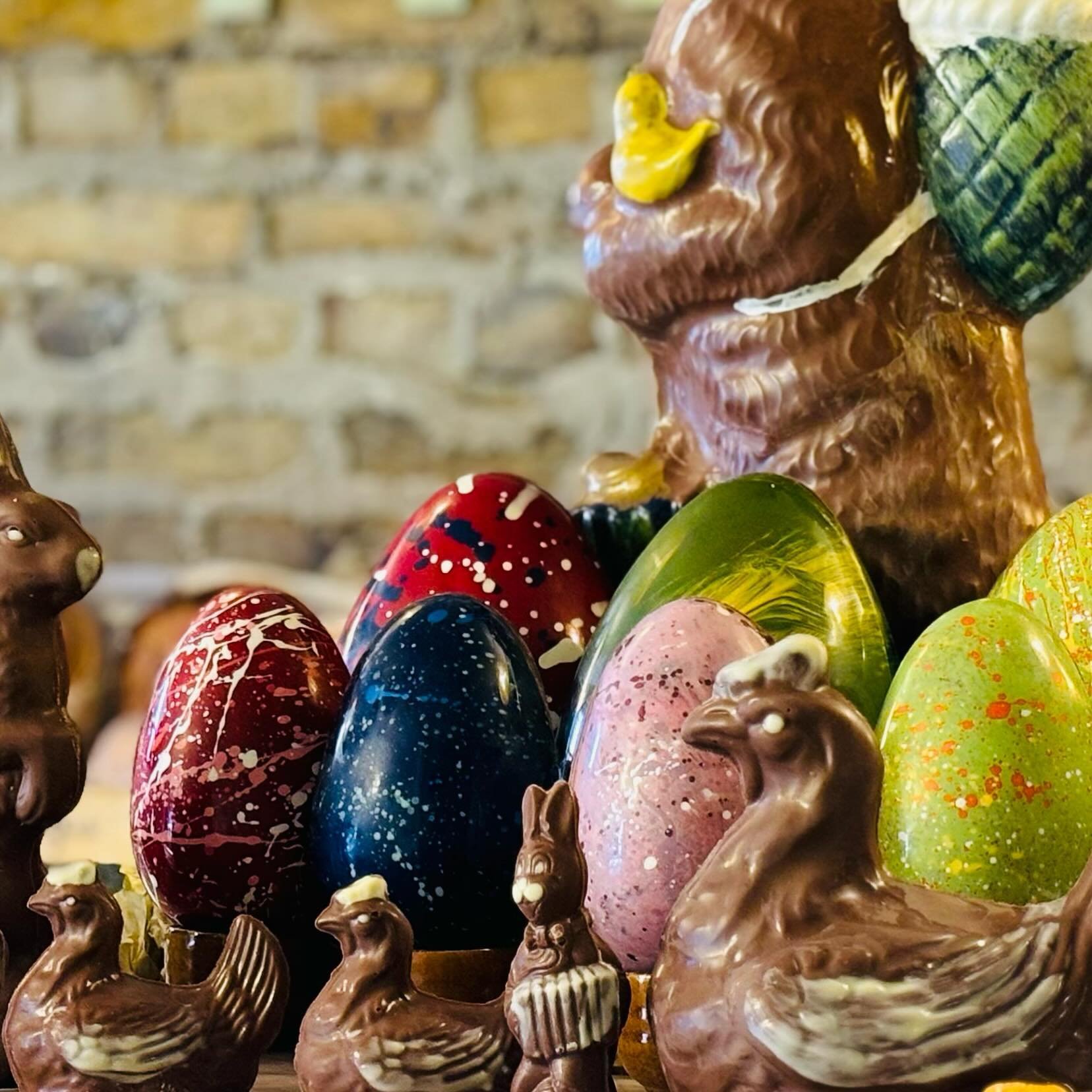 Running out of time? 🐣 

Give your loved one something special this Easter with a handmade, Belgian chocolate, traditional and authentic Easter egg from Boulangerie Jade. 

#easter2024 #shoplocal #luxuryeasteregg #traditionalandauthentic #belgiancho