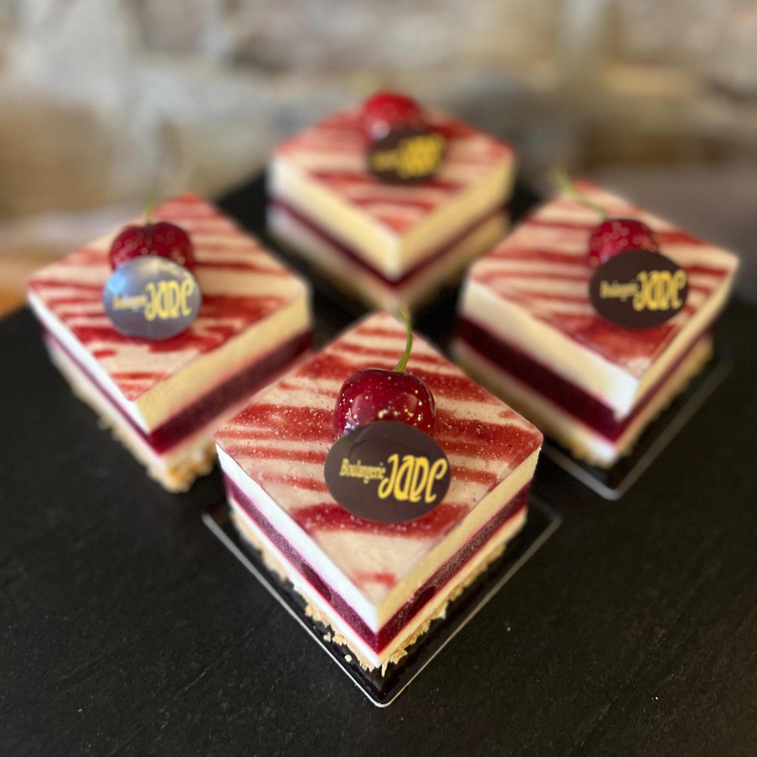 What a special 🍒

Make sure Boulangerie Jade is on your list of plans for this weekend!👌

Sour cherry, green tea and youghurt mousse with a biscuit crumb base. Delicious! 😍

*Allergens. Dairy, Eggs, Gluten, Soya, Gelatine

#dulwichvillage #chiswic