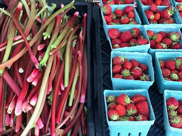 Happy First Day of Summer everyone! We&rsquo;re outside today at Boscobel until 1pm, and can&rsquo;t wait to see your masked faces out in the sun! Make sure to stop by Breezy Hill Orchards&rsquo; table for this perfect pie combo 🥧🍓