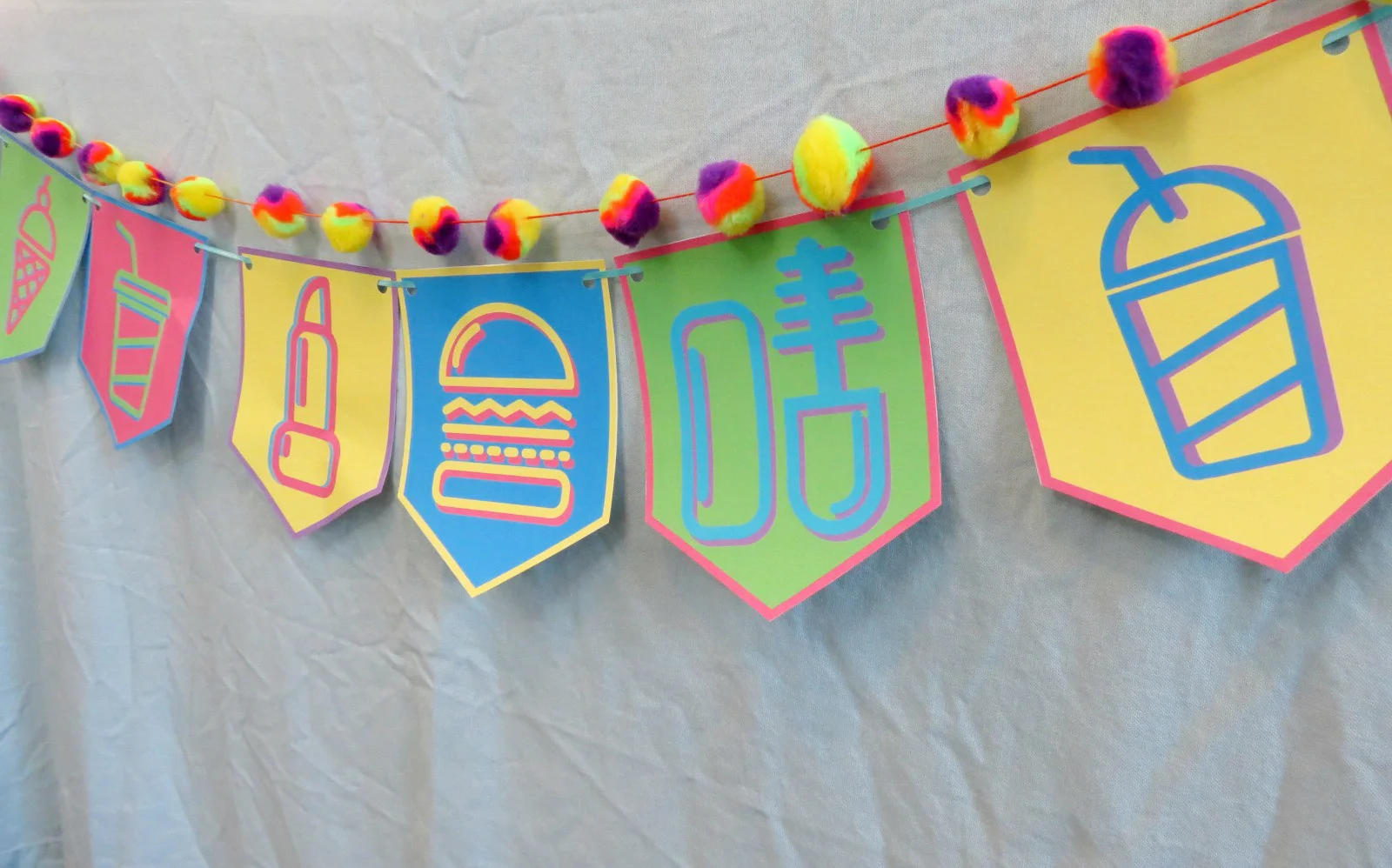 TGIF, AMIRITE GUYS?! WANT TO HOST YOUR OWN TGIF 90'S THEMED SLUMBER PARTY? CLICK FOR MORE PHOTOS, A SHOPPING LIST, AND FREE PRINTABLES!