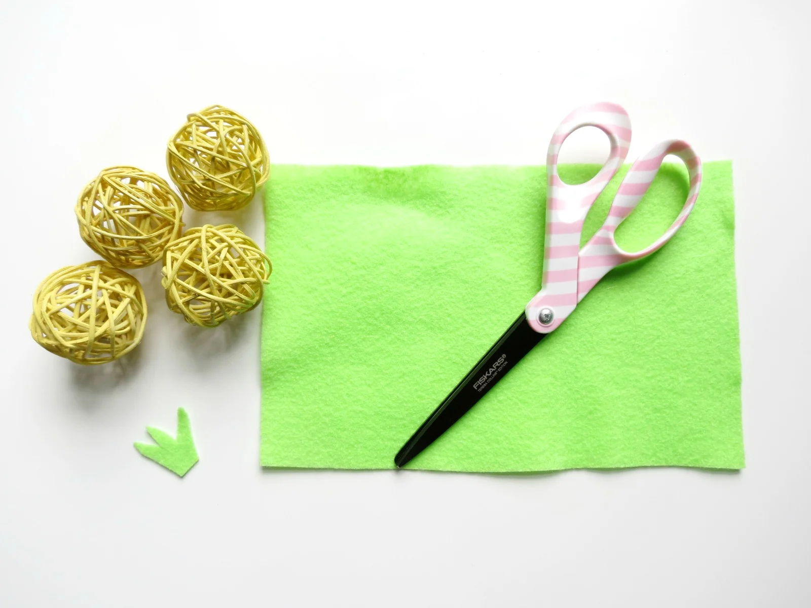 DIY Pineapple Garland- Cute and Easy! | WellKeptChaos