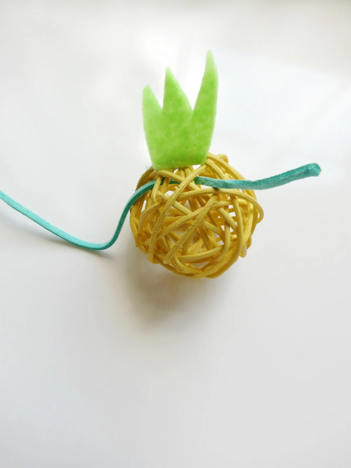 DIY Pineapple Garland- Cute and Easy! | WellKeptChaos