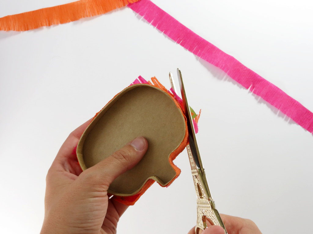 I love a good piñata, but the thought of making them from scratch seemed a bit daunting and time consuming, especially for something that would be torn apart. That's when it hit me- faux piñatas! All the cuteness and fun of a piñata, made in half the time, that can be kept indefinitely. Win-win! Click for the full tutorial.