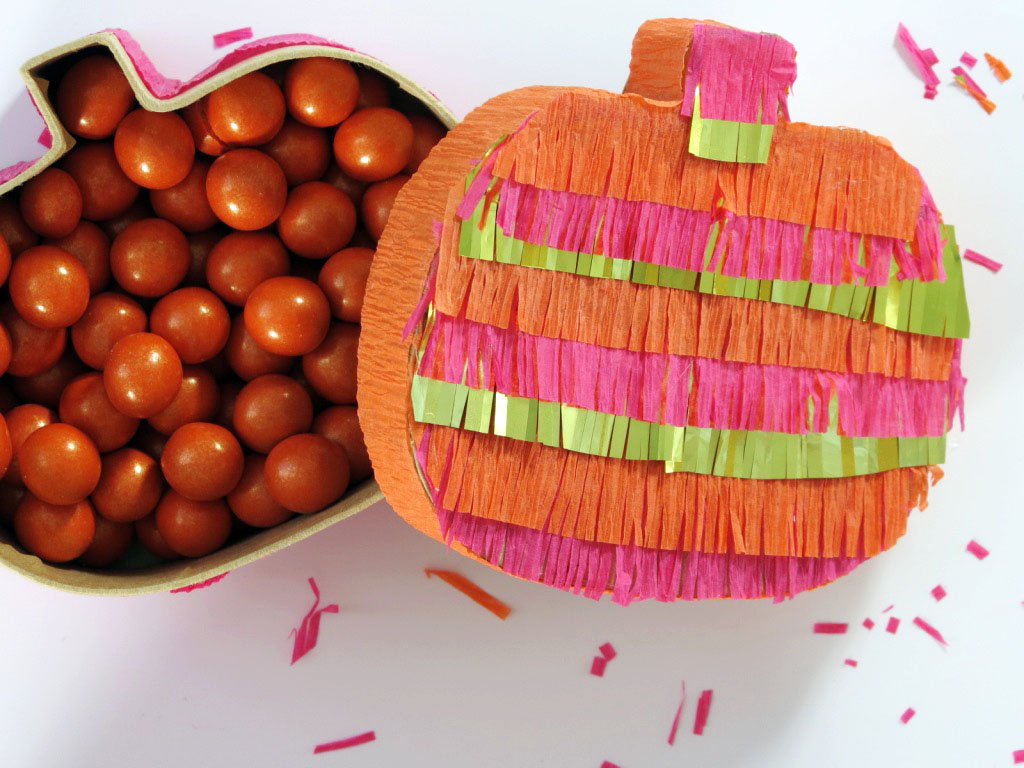 I love a good piñata, but the thought of making them from scratch seemed a bit daunting and time consuming, especially for something that would be torn apart. That's when it hit me- faux piñatas! All the cuteness and fun of a piñata, made in half the time, that can be kept indefinitely. Win-win! Click for the full tutorial.