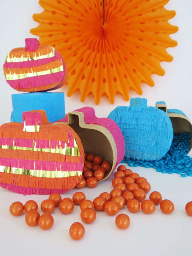 I love a good piñata, but the thought of making them from scratch seemed a bit daunting and time consuming, especially for something that would be torn apart. That's when it hit me- faux piñatas! All the cuteness and fun of a piñata, made in half the time, that can be kept indefinitely. Win-win! Click for the full tutorial.