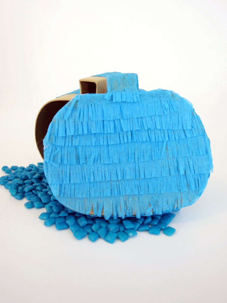 I love a good piñata, but the thought of making them from scratch seemed a bit daunting and time consuming, especially for something that would be torn apart. That's when it hit me- faux piñatas! All the cuteness and fun of a piñata, made in half the time, that can be kept indefinitely. Win-win! Click for the full tutorial.