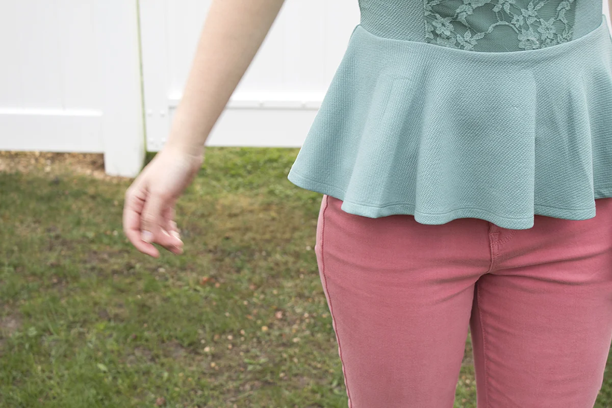 Dressing cute for spring doesn't have to mean being uncomfortable! We're sharing our tips for finding your new spring look, including colorful clothes, trying new trends, and, most importantly, shoes! Click for the full post.