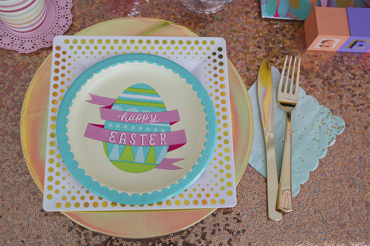 A lot of blog posts and parties can break the bank, and I know us millennials are on a budget. Like, always... so, here’s a very cheap, easy, and gorgeous Easter setup made for any budget! 