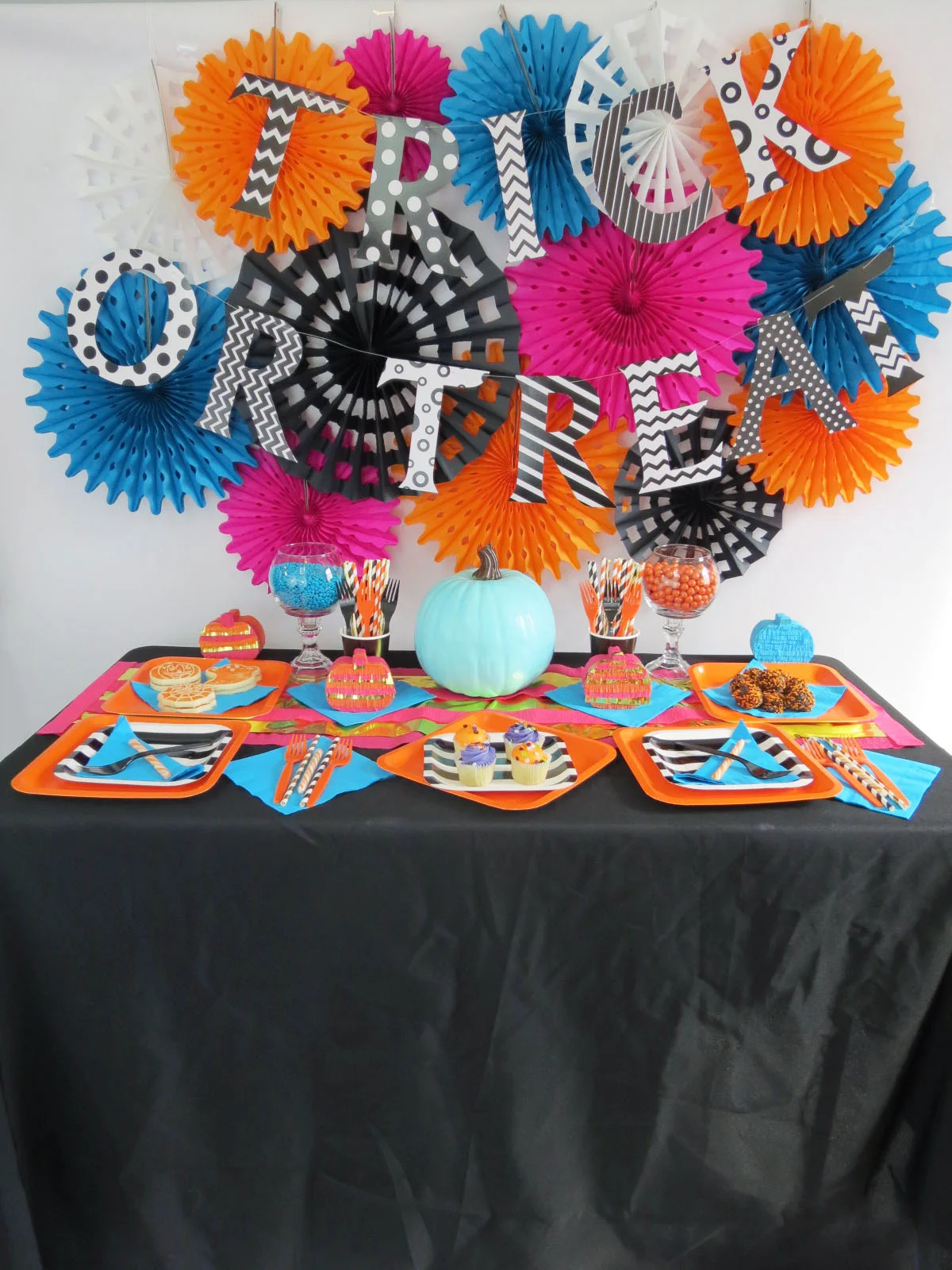 halloween party full table2.jpg