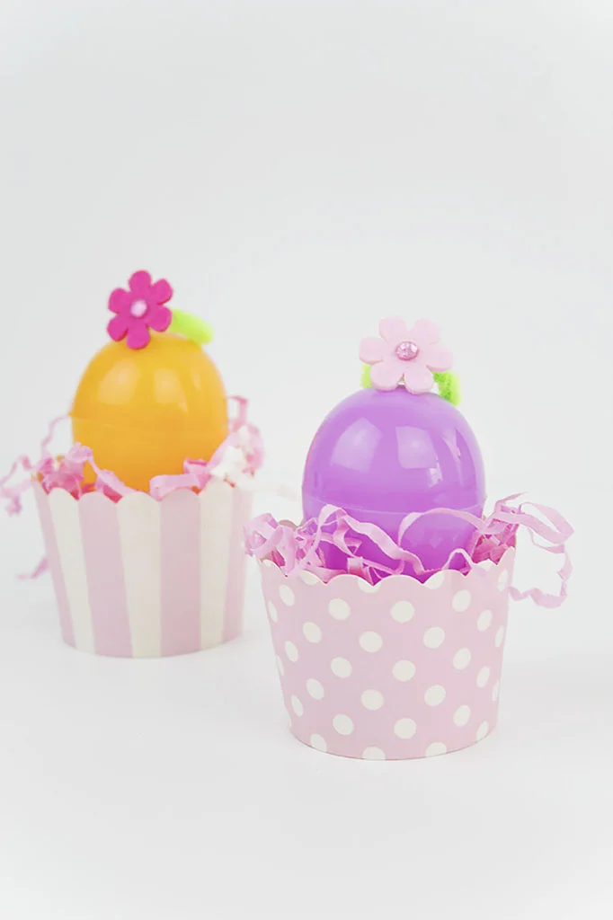 Looking for a unique Easter craft or Easter egg filler? You’ve gotta make these rings! They’re super cute and affordable, and they only take a few minutes to make. Click to see how easy it is! #easter #easteregghunt #eastercrafts