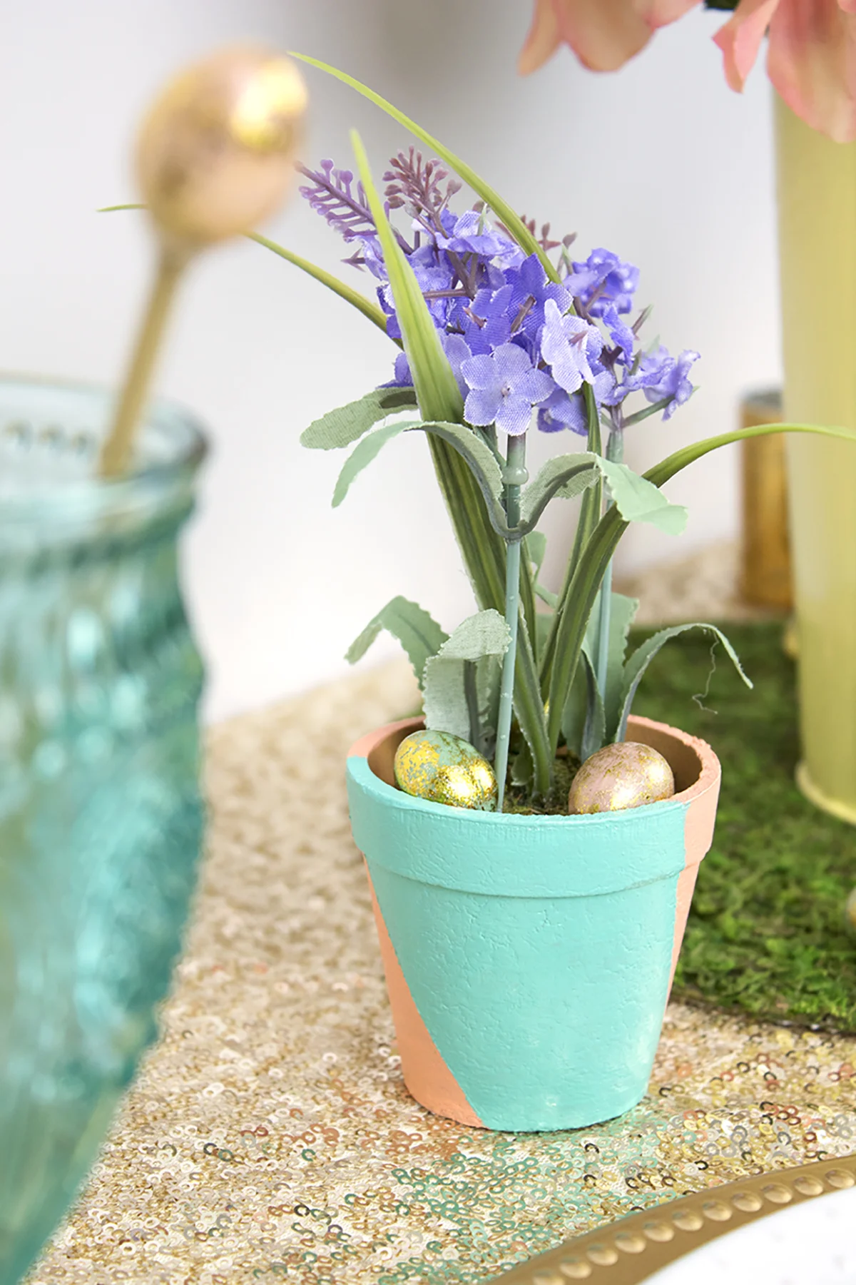 I decided to visit my local Dollar Tree and raid my cabinets to create an Easter affair to remember, without breaking the bank. Click for the full how-to, plus tips on how to save! #dollartree #easter #springcrafts