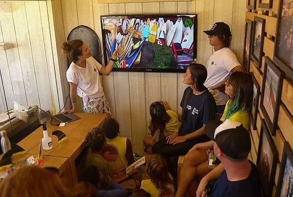 Na economia circular, nada se perde &mdash; tudo se transforma. 🌎✨ &Eacute; assim que a gente, no projeto #guardiasdomar, conecta prop&oacute;sito, inova&ccedil;&atilde;o, reciclagem, oficinas, legado, doa&ccedil;&otilde;es e um futuro sustent&aacut