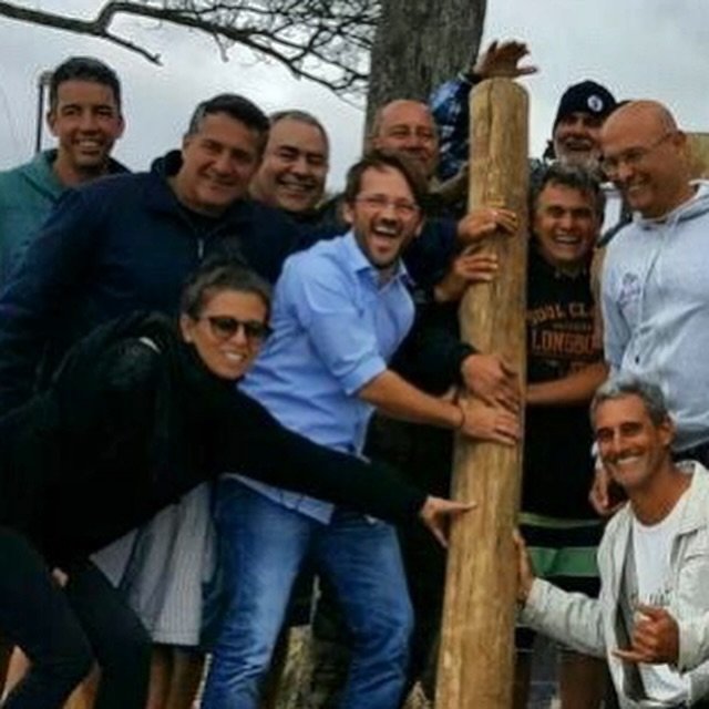 Apoio realizar pelo #guardiasdomar celular &agrave; Comunidade do Surf do posto de salvamento ao GMar na praia da Macumba &ndash; RJ em 2016 

Estamos desde 2014  envolvidos em projetos de impacto social . 

Foi no dia 17/7/2016, um dia hist&oacute;r